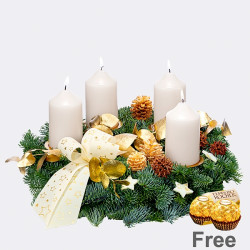 Classicaly cream coloured Wreath (Ã˜ 30 cm) with 2 Ferrero Rocher