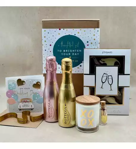 Luxury Wedding Day Hamper with Prosecco Rose & Gold Luxury Wedding Day Hamper with Prosecco Rose & Gold