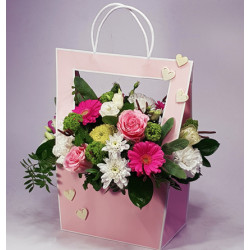 A message of love - with pink roses (Small)