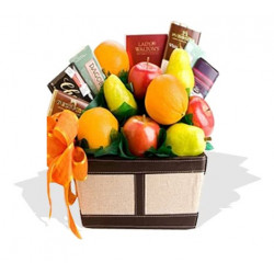 Fruit And Chocolates Gift Hamper Fruit And Chocolates Gift Hamper