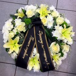 Wreath with white flowers: Calla and Roses-2