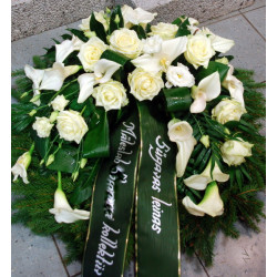 Wreath with white flowers: Calla and Roses