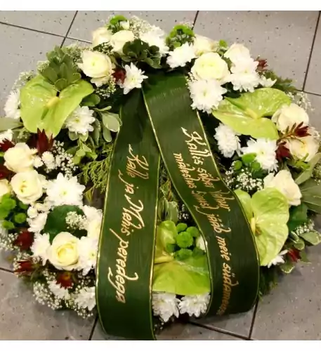Wreath with white and creamy flowers: Lilys, Roses, Orchids