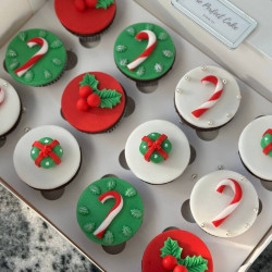 'Mistletoe & Candy Canes' Christmas Cupcakes