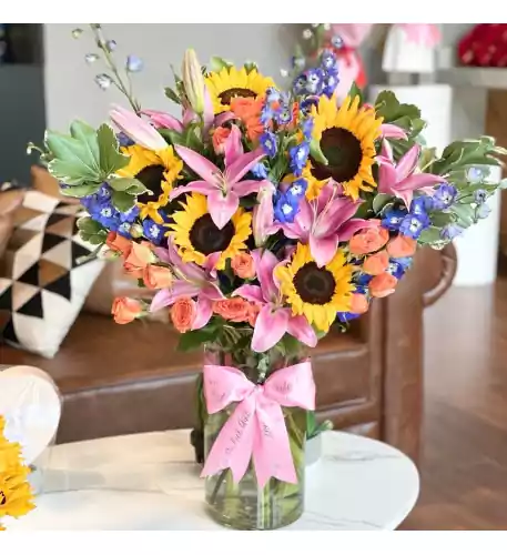 'Colors of Spring' Flower Bouquet Vase
