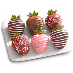 Beautiful Chocolate-Dipped Strawberries