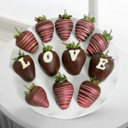 â€Love' Chocolate-Dipped Strawberries