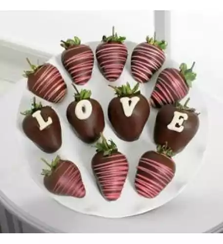 â€Love' Chocolate-Dipped Strawberries