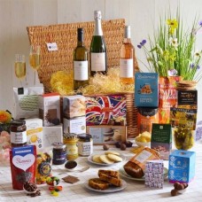 Winners Enclosure Champagne And Food Hamper