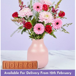 Big Blooms Love Bouquet with LOVE Bar Big Blooms Love Bouquet with LOVE Bar