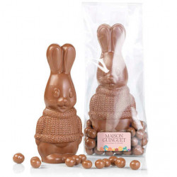 Milk chocolate knitted rabbit with milk chocolate caramel cereal pearls (100g bag)