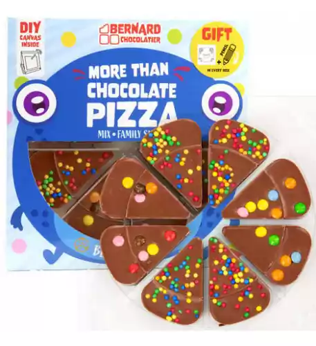 8-slice milk chocolate pizza decorated with sweets (105g pizza)