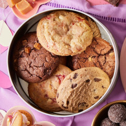 Valentine's Day Cookie Gift Tin Valentine's Day Cookie Gift Tin