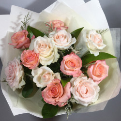 12 Assorted Roses