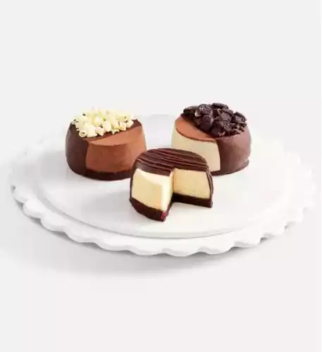 Cheesecake Trio... with Love & Romance... Dipped Strawberries (Cheesecake Trio) Cheesecake Trio... with Love & Romance... Dipped Strawberries (Cheesecake Trio)