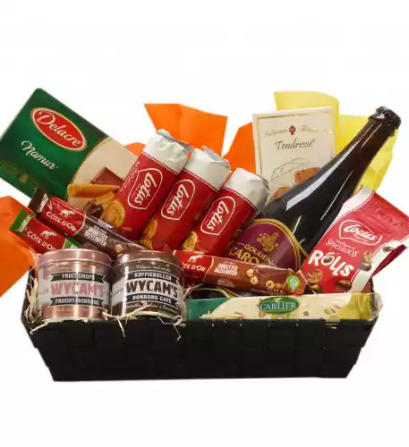 Belgian gift basket with Gouden Carolus Classic as a gift