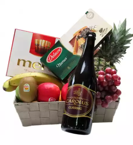 Fruit basket with Belgian cookies, beer and chocolate