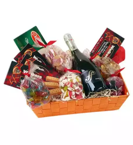 Candy basket with cookies, Italian Prosecco and goodies