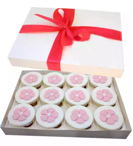 Pink Daisy Cupcakes